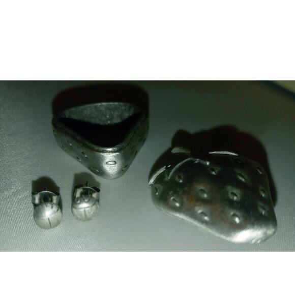 Vintage Ms Dee Strawberry Jewelry Brooch/Pin Ladybug Earrings Pewter Trinket Box - Picture 4 of 7